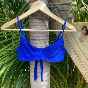 🔥🔥NWOT blue  bikini top Shein
